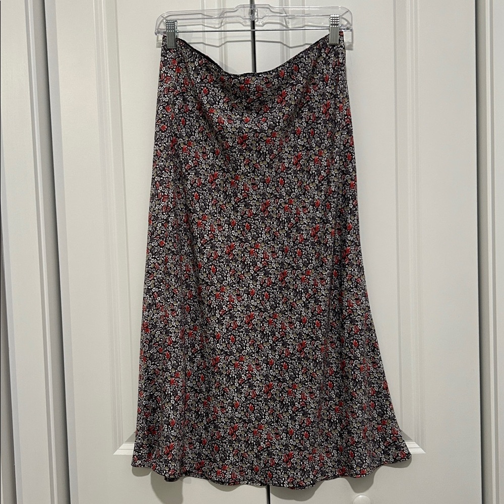 LOFT Midi skirt Pull On floral A/line Spring flowy skirt Gray & pink flutter hem